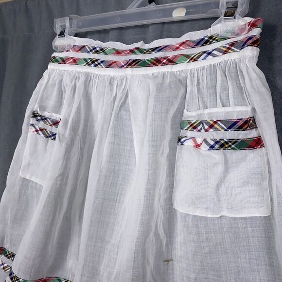Vintage Hostess Half Apron Gauze Cotton White Two Pockets Plaid Preppy - Picture 3 of 5